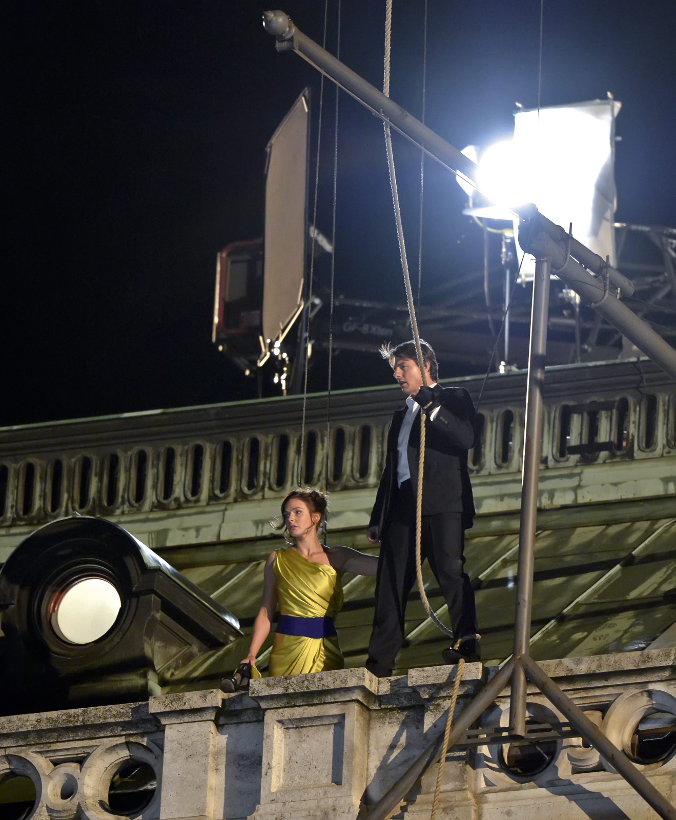 Rebecca Ferguson i Tom Cruise na planie