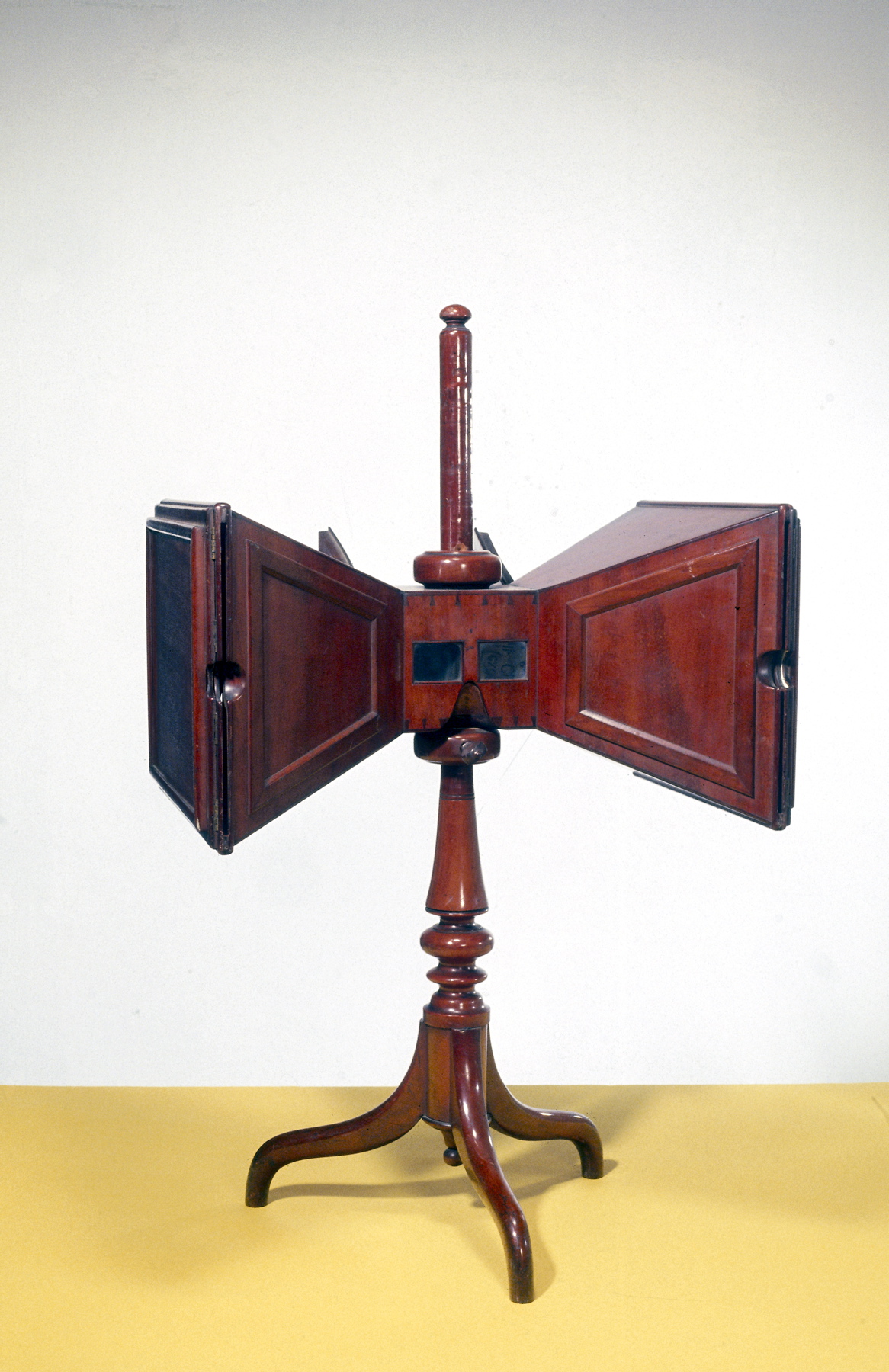 Stereoskop Charlesa Wheatstone’a z 1838 r.