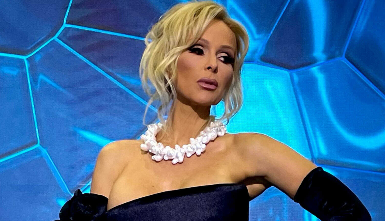 Köllő Babett a  Sztárban sztár leszek műsorban viselt ruháját ezúttal Pamela Anderson ihlette