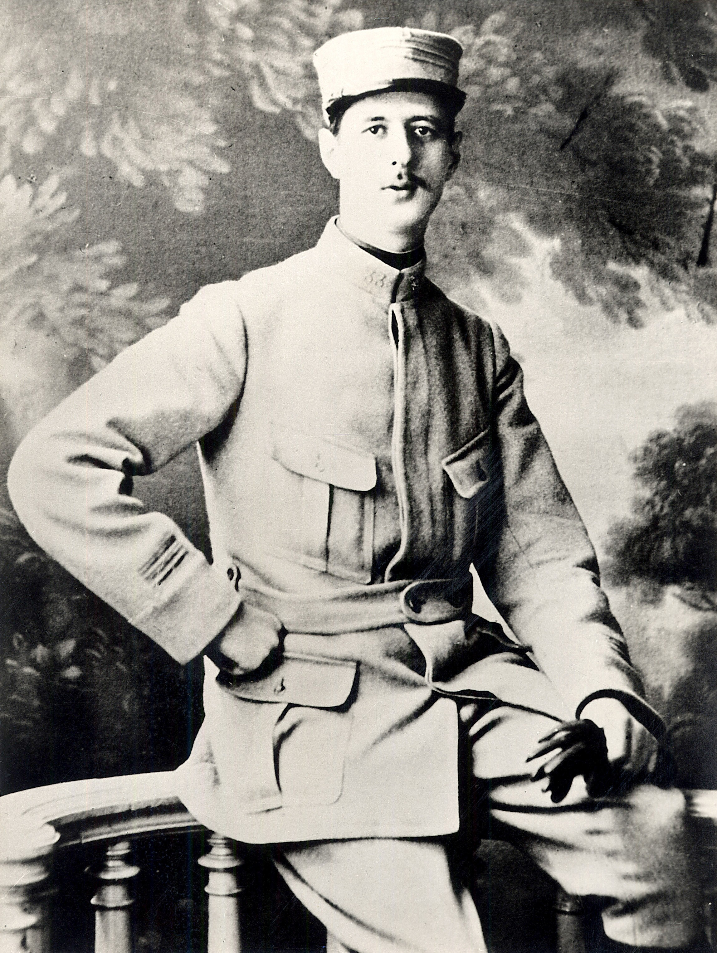Charles de Gaulle był najmłodszym kapitanem wojsk francuskich w czasie wojny w latach 1914-1918.