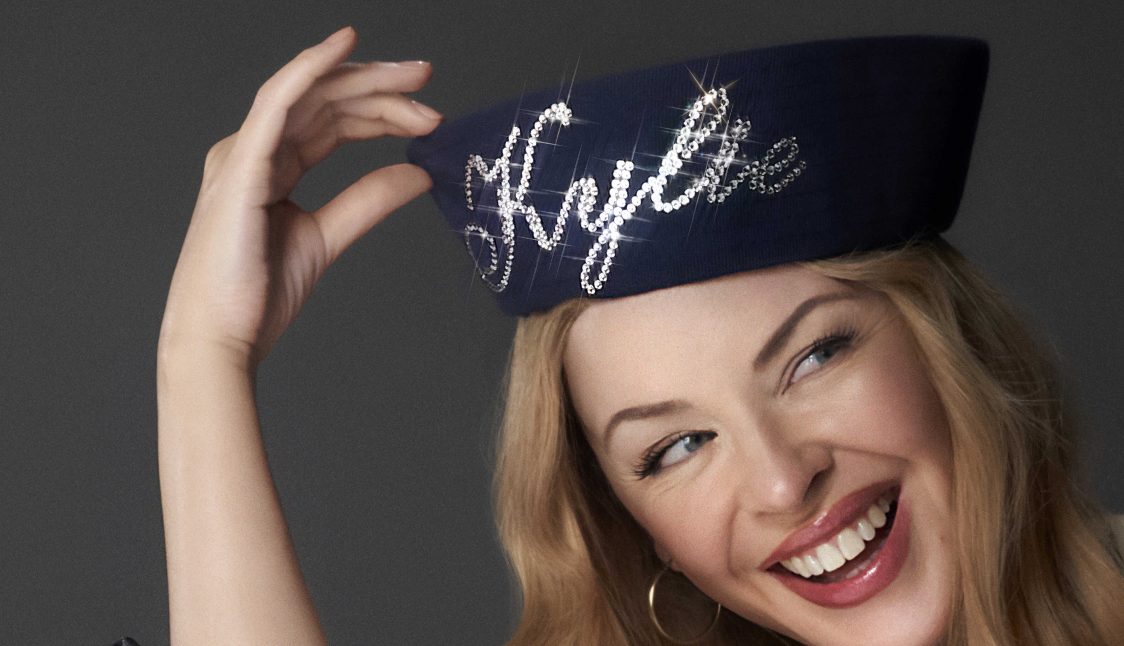 Kylie Minogue a Jimmy Choo és a Jean Paul kollaboráció reklámarca