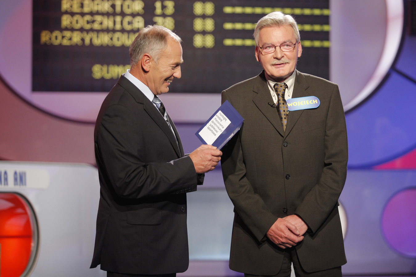 Pijanowski planował związać swoje życie z zawodem nauczyciela. Z wykształcenia jest pedagogiem
