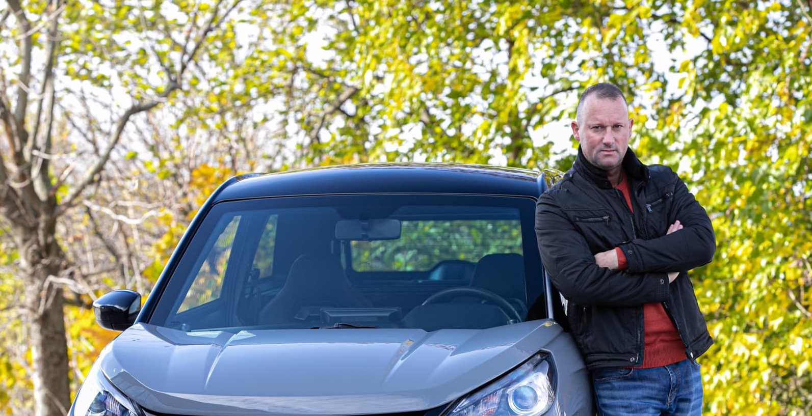 Alekosz ingyen kapott egy több milliós autót, mert rajonganak érte az emberek - Sosem tapasztalt imádat a görög hős körül