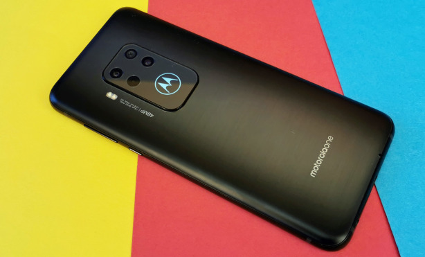 Motorola One Zoom: gute Mittelklasse, aber zu teuer | TechStage