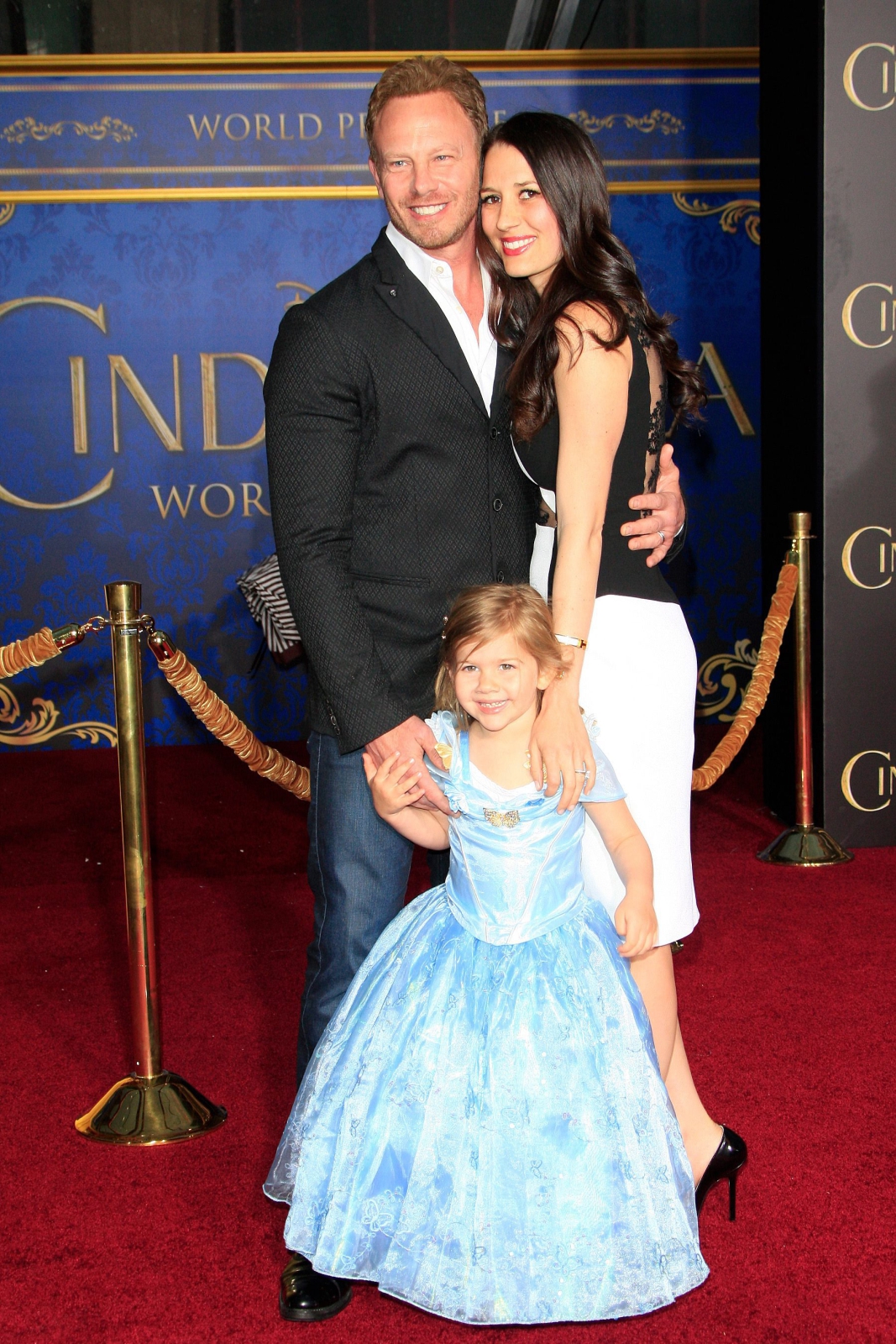 Ian Ziering z żoną Erin Kristine Ludwig i córką Mią na amerykańskiej premierze