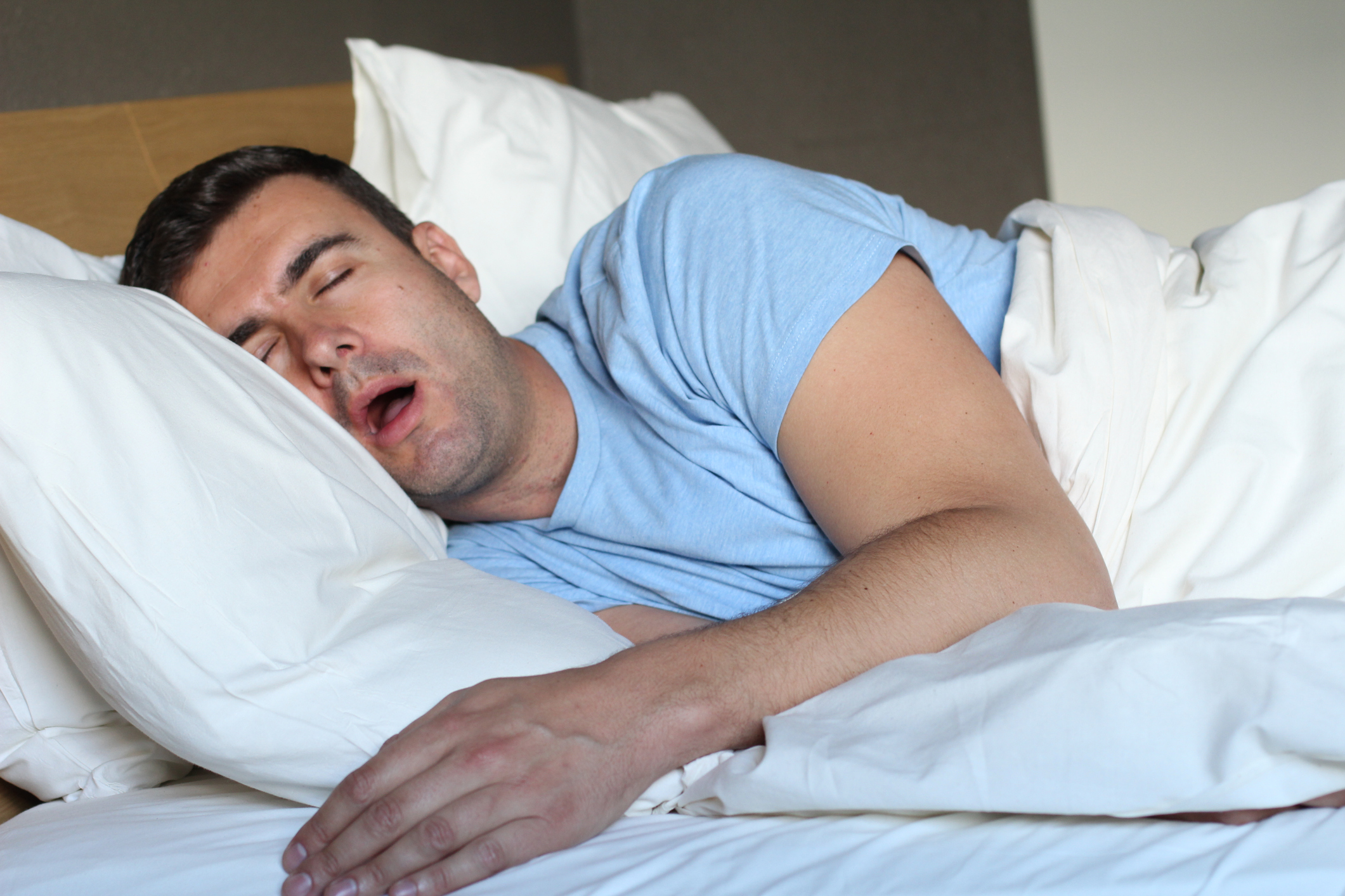 vajon az ember lefogy-e alvás közben zaditen fogyás