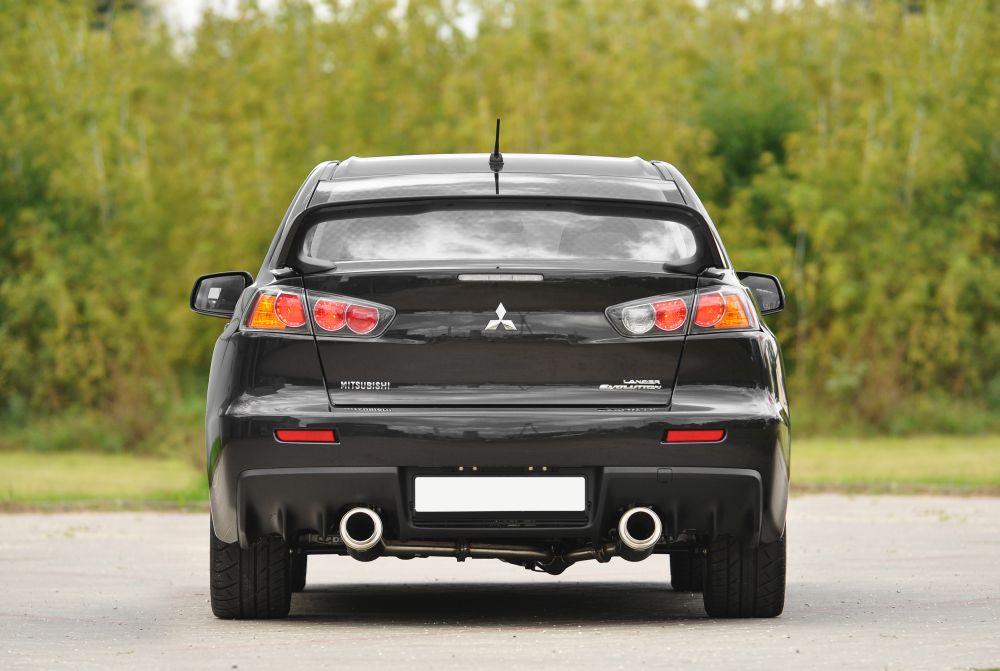 Pakiet GT330 przeznaczony jest dla wersji GSR TC SST oraz MR TC SST a w skład zestawu wchodzi układ wydechowy HKS...