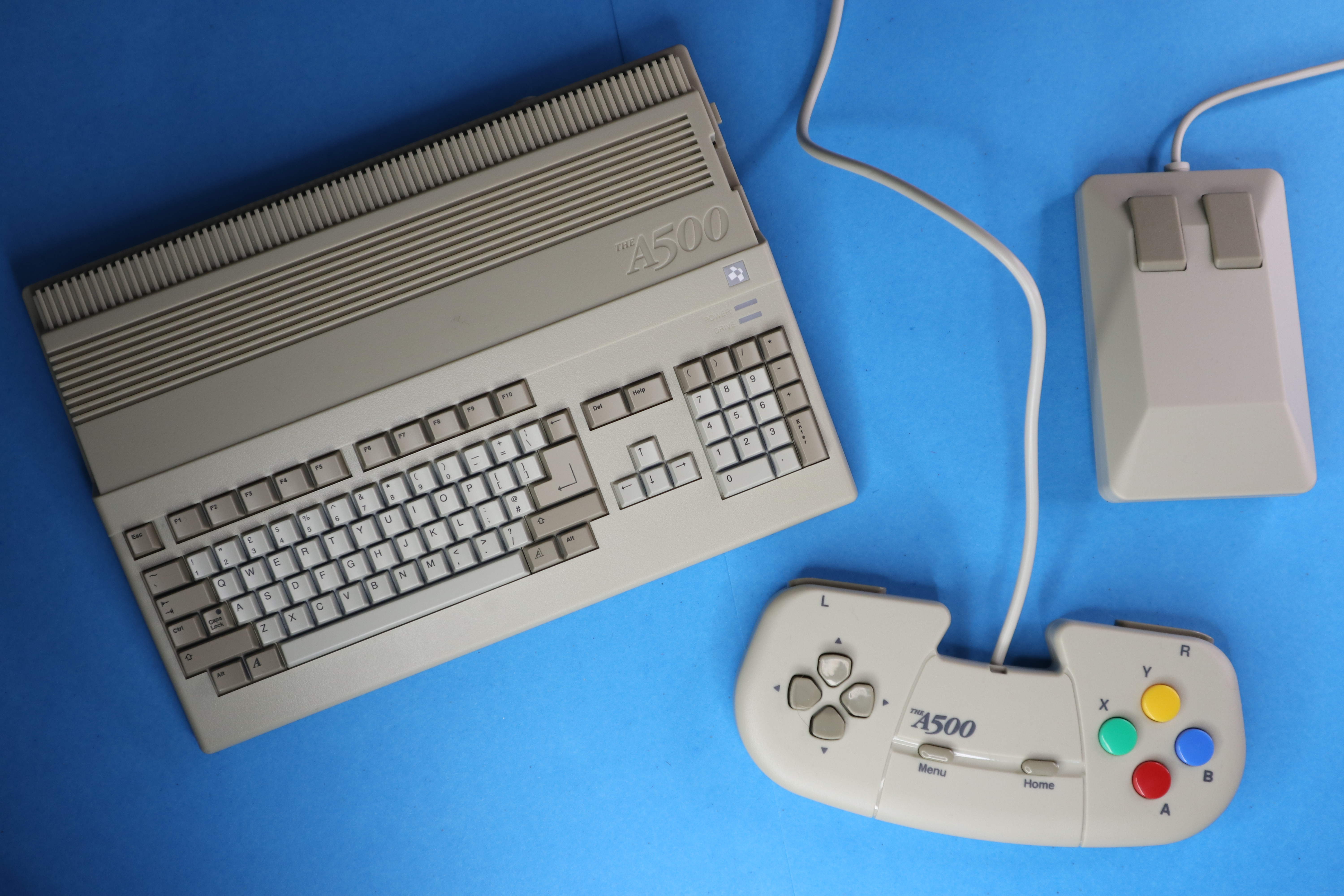 Retro-Computer A500 Mini im Test: Liebevolle Amiga-Neuauflage,  durchwachsenes Spielpaket | TechStage