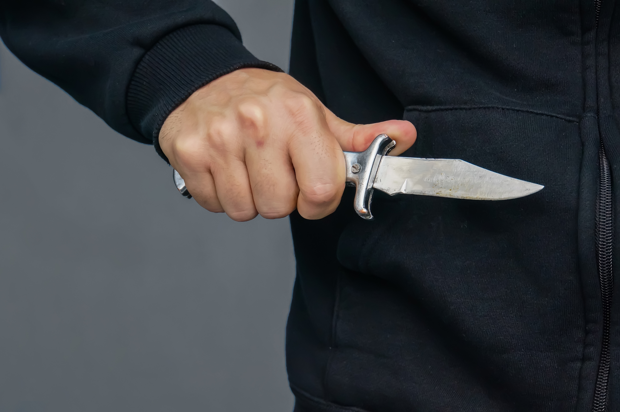Késsel fenyegetőzve követelte a bevételt egy zöldséges üzletben egy férfi -  Blikk