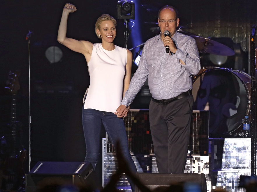 ... Jednym z wydarzeń, które odbywało się w ramach obchodów rocznicy, był koncert Robbiego Williamsa przed pałacem książęcym...