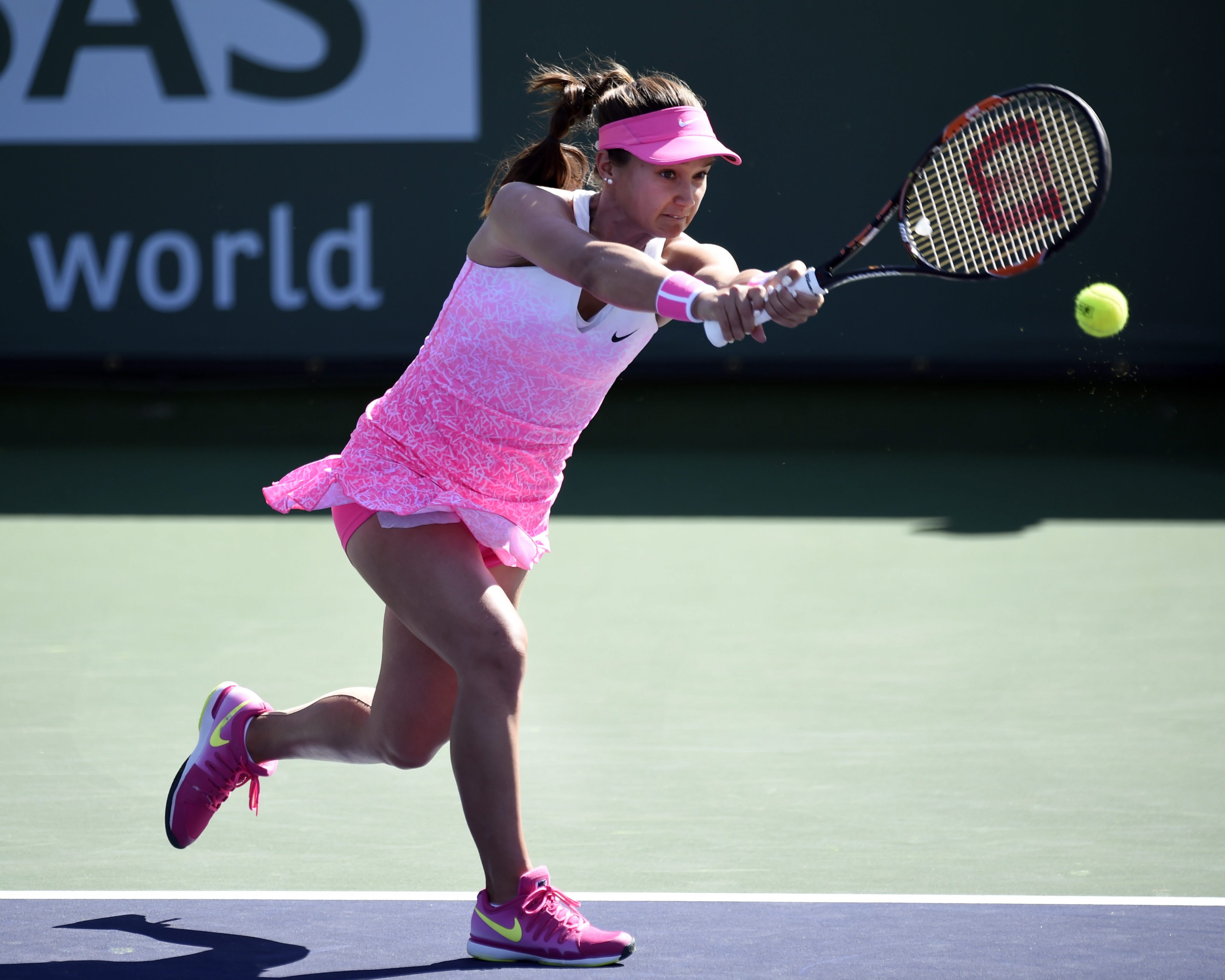 Latająca Szarapowa, ekstremalna mini Halep, szpagat Hradeckiej na Indian Wells
