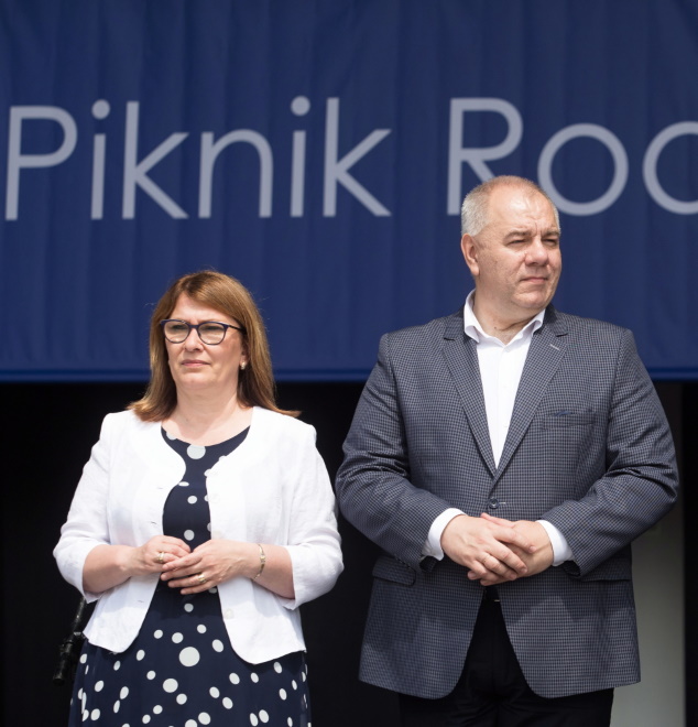 ... Nie inaczej było w przypadku pani poseł. Naszym zdaniem to jedna z lepszych stylizacji, w jakich kiedykolwiek wystąpiła. Myślicie, że to skutek działania