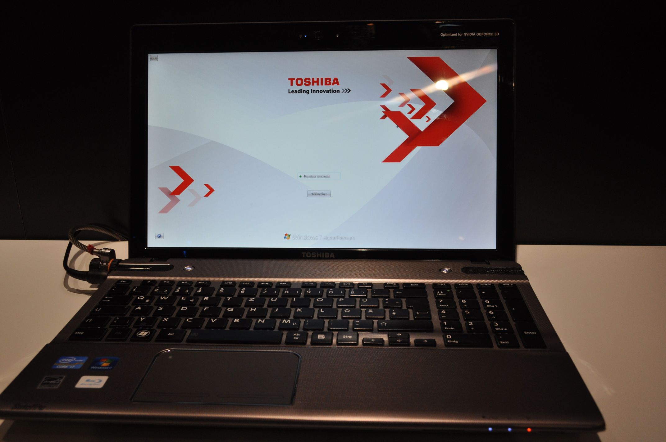 Toshiba zamontowała w swych laptopach technologią, znaną z telewizorów, która pozwala oglądać treści 3D bez specjalnych okularów.