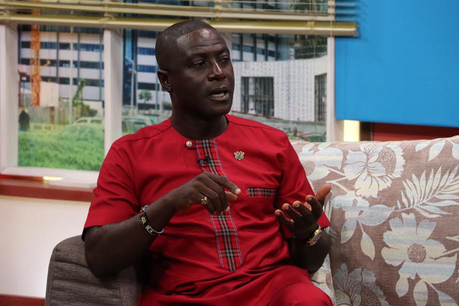‘Akufo-Addo can’t do anything about corruption because he’s corrupt’ – Captain Smart