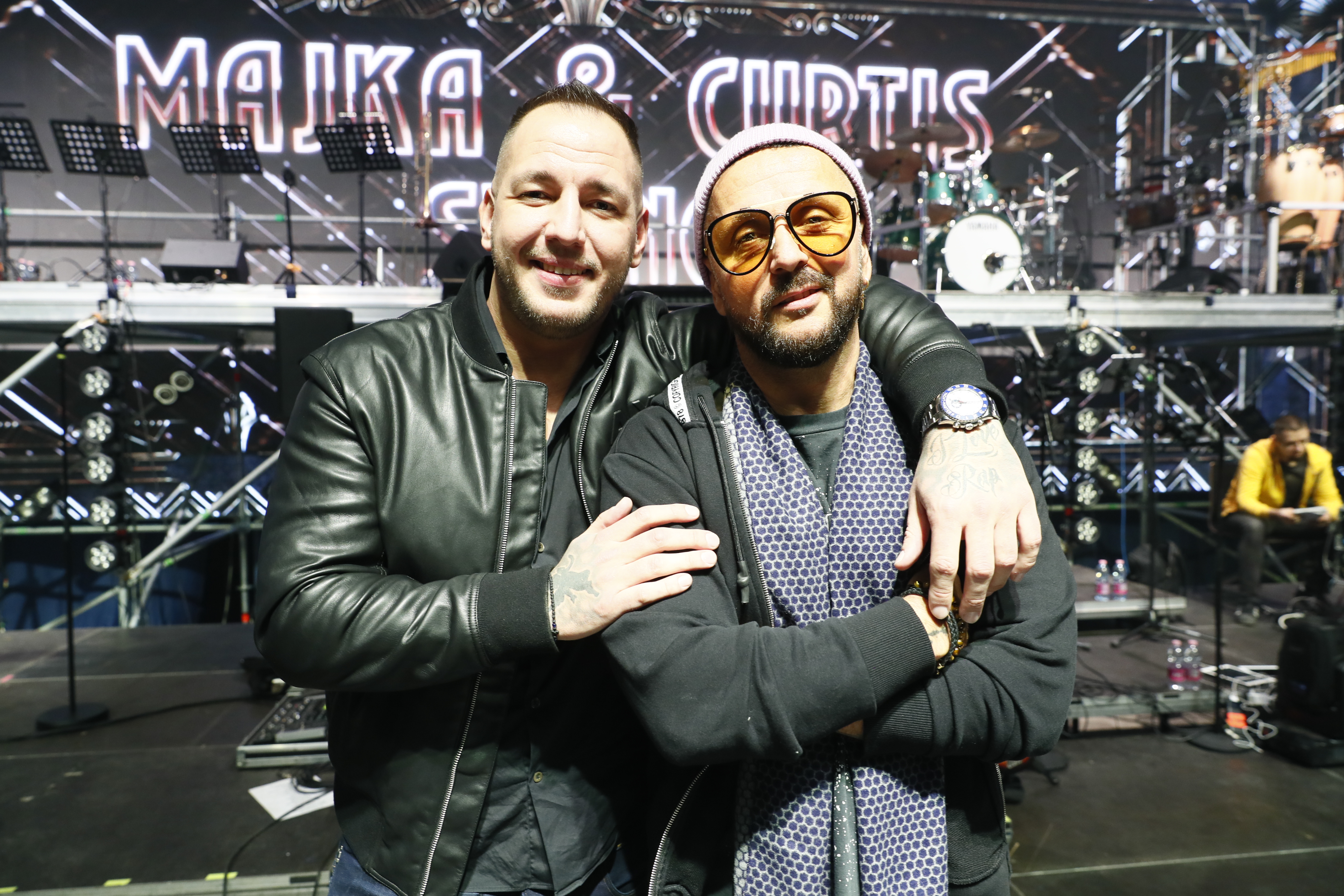 A barátság emléke megmaradt: Curtis felköszöntötte a születésnapos Majkát