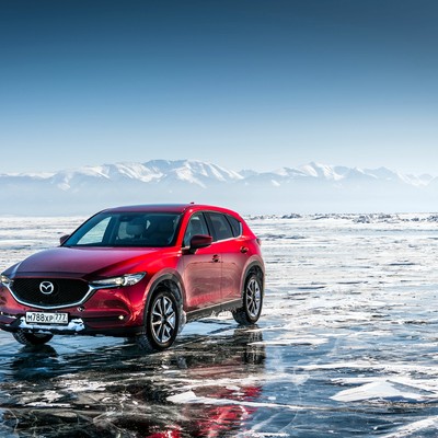 Mazda CX-5 na zamarzniętym Bajkale - epicka jazda