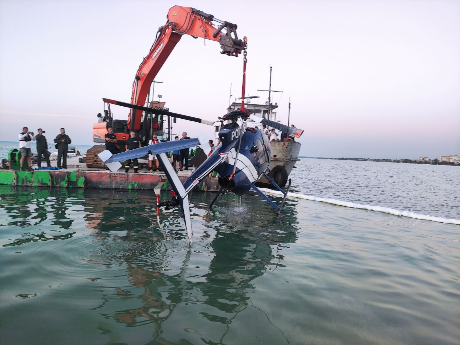 Kiderült: emiatt zuhanhatott a Balatonba a rendőrség helikoptere