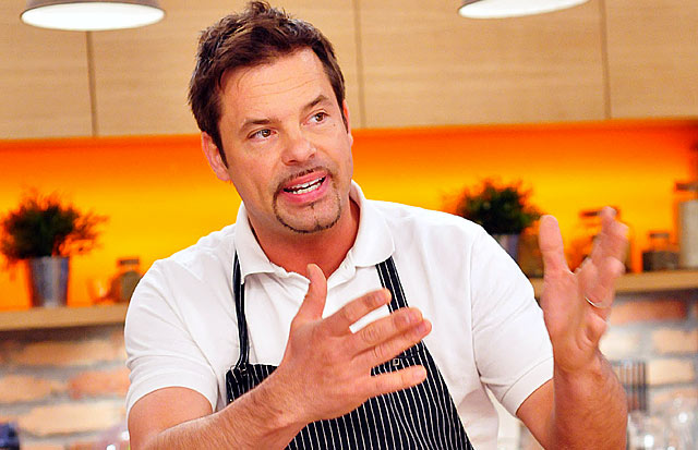 Műteni kellett: konyhában vágta le a hüvelykujja egy részét Kovács Lázár