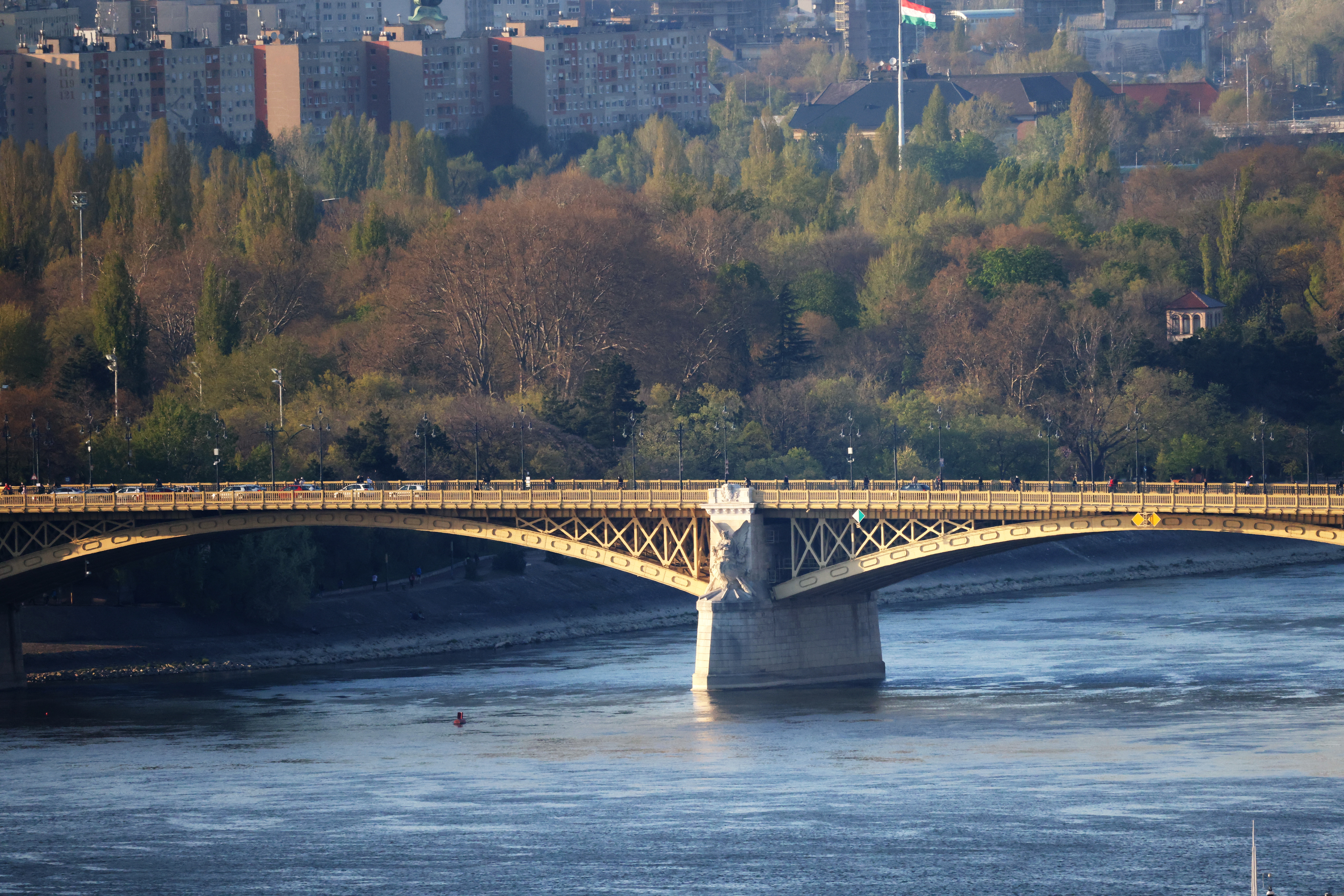 Levetette magát a Margit hídról az Operaház művésze: súlyos-életveszélyes sérülésekkel került kórházba