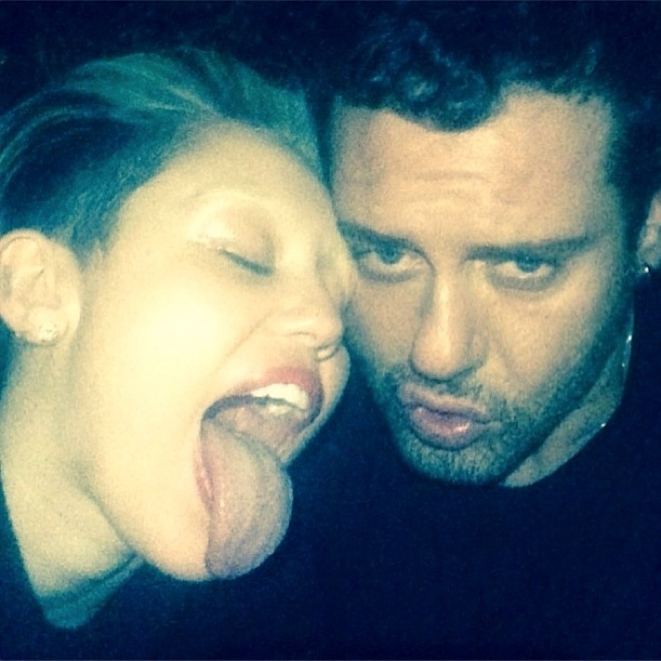 Miley Cyrus i Mert Alas