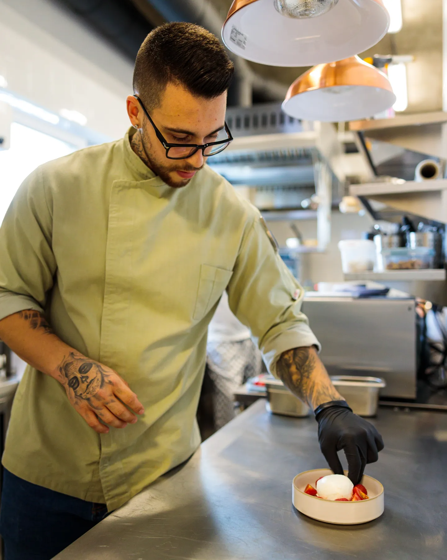 Egy falatot? Ehető velőscsontot talált fel a Séfek Séfe szénné gyúrt sztárja!