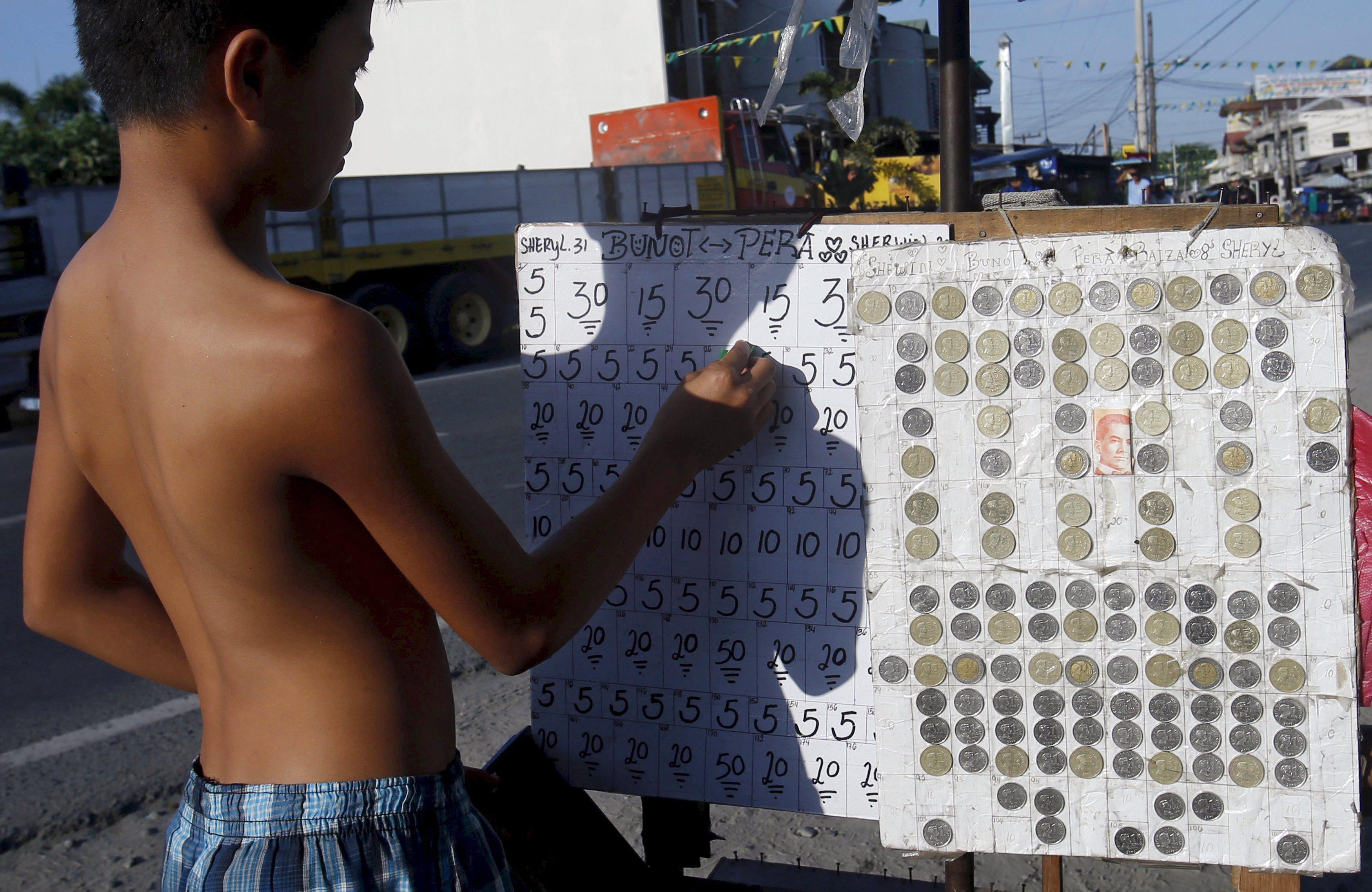 PHILIPPINES-GAMBLING/WIDERIMAGE