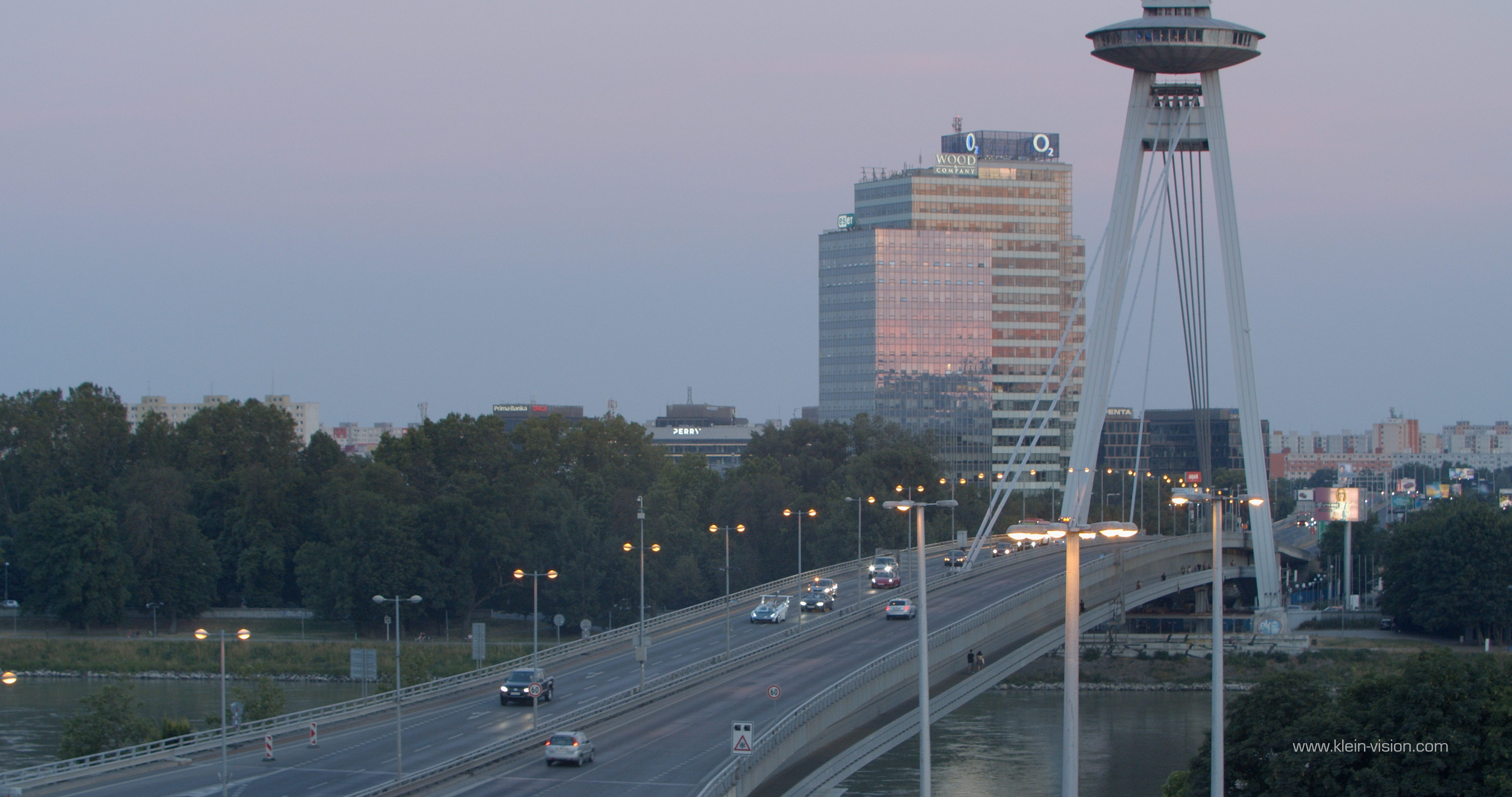 Rendkívüli állapotot hirdettek Pozsonyban