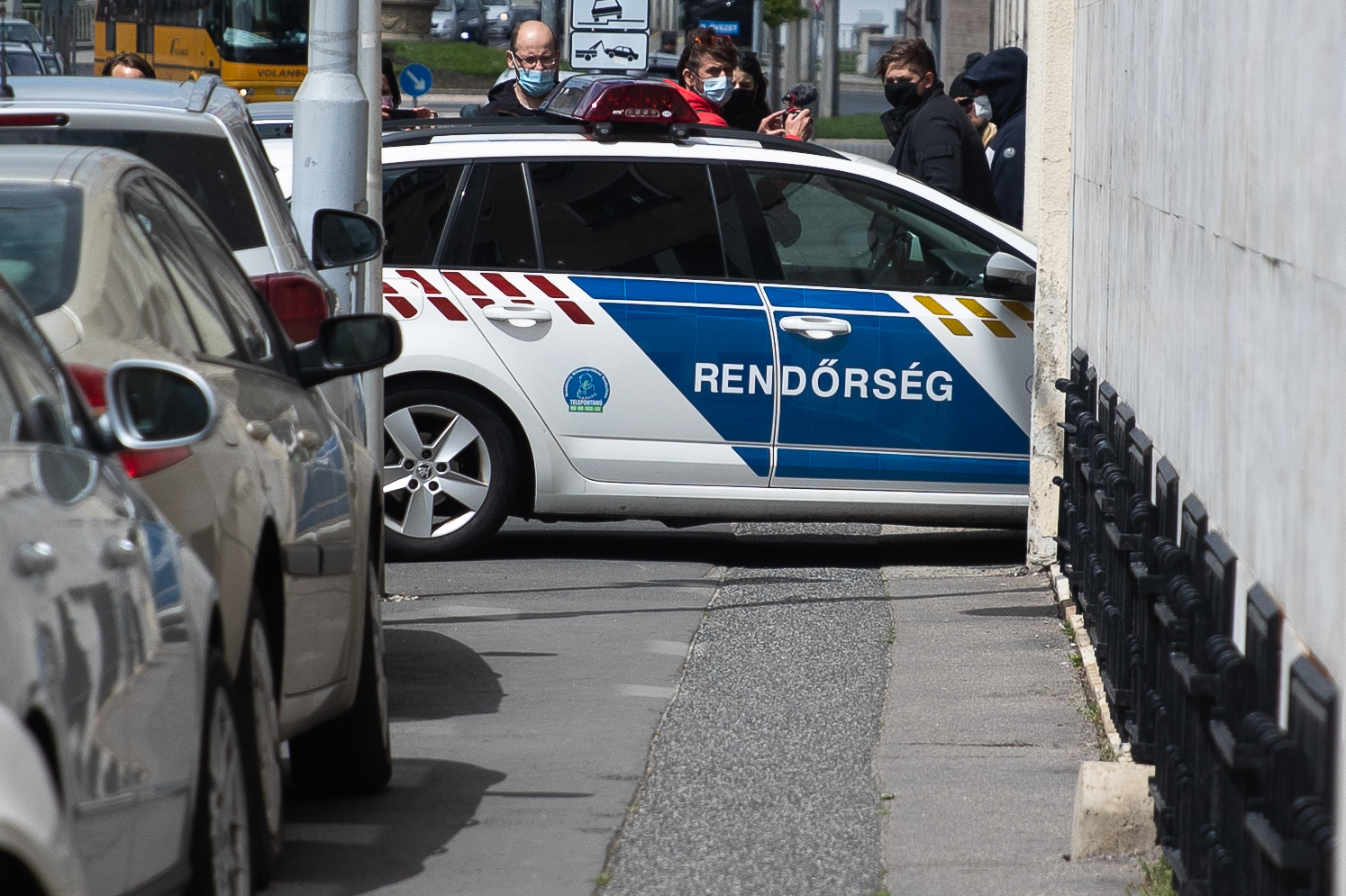 Magatehetetlen állapotban, az árokban találták meg azt a nőt, akit egy nógrádi italboltban bántalmazott egy férfi