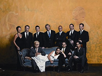 14-osobowa Pink Martini da koncert w stolicy Dolnego Śląska – Wrocławiu (24 maja)