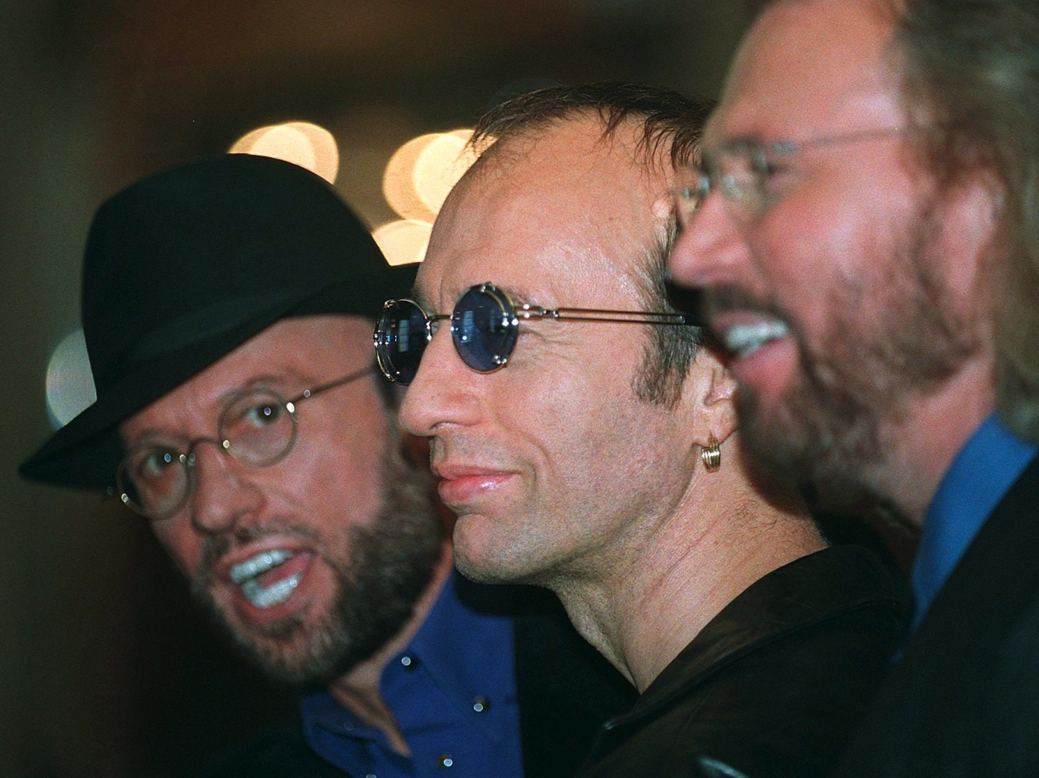 Bracia Gibb w czerwcu 1998 roku w Londynie