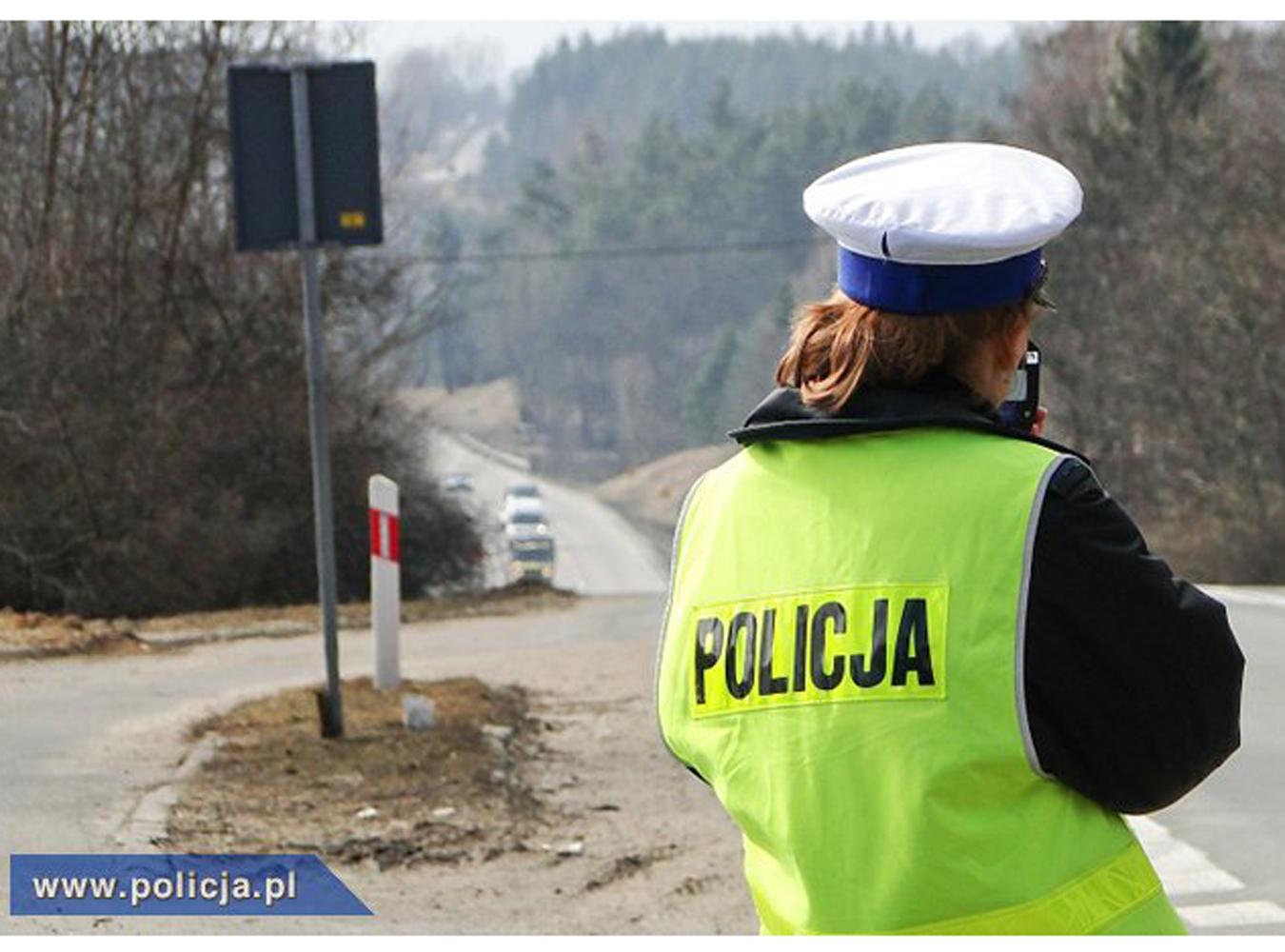 Gdy odmówimy podpisania mandatu policjant poinformuje nas o tym jak dalej będzie wyglądało postępowanie w tej sprawie. Przede wszystkim funkcjonariusz skieruje do sądu wniosek o ukaranie kierowcy