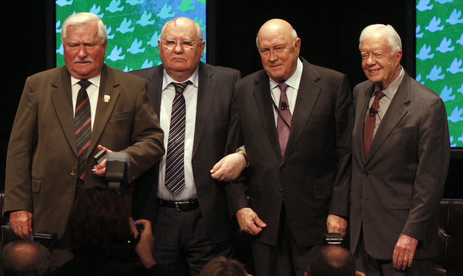 Lech Wałęsa, Frederik de Klerk, Michaił Gorbaczow i Jimmy Carter