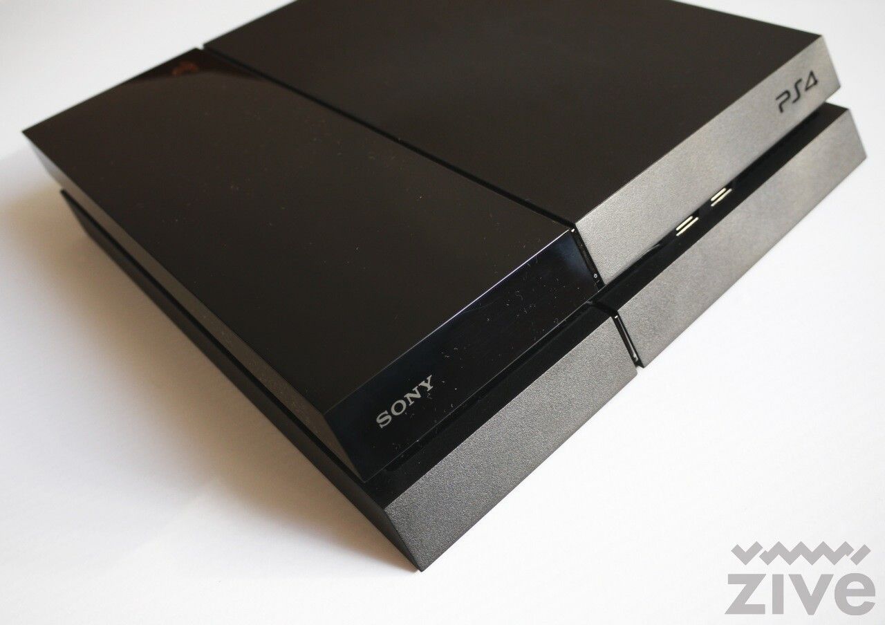 Servisný technik vysvetlil, prečo PlayStation 4 priťahuje chrobákov
