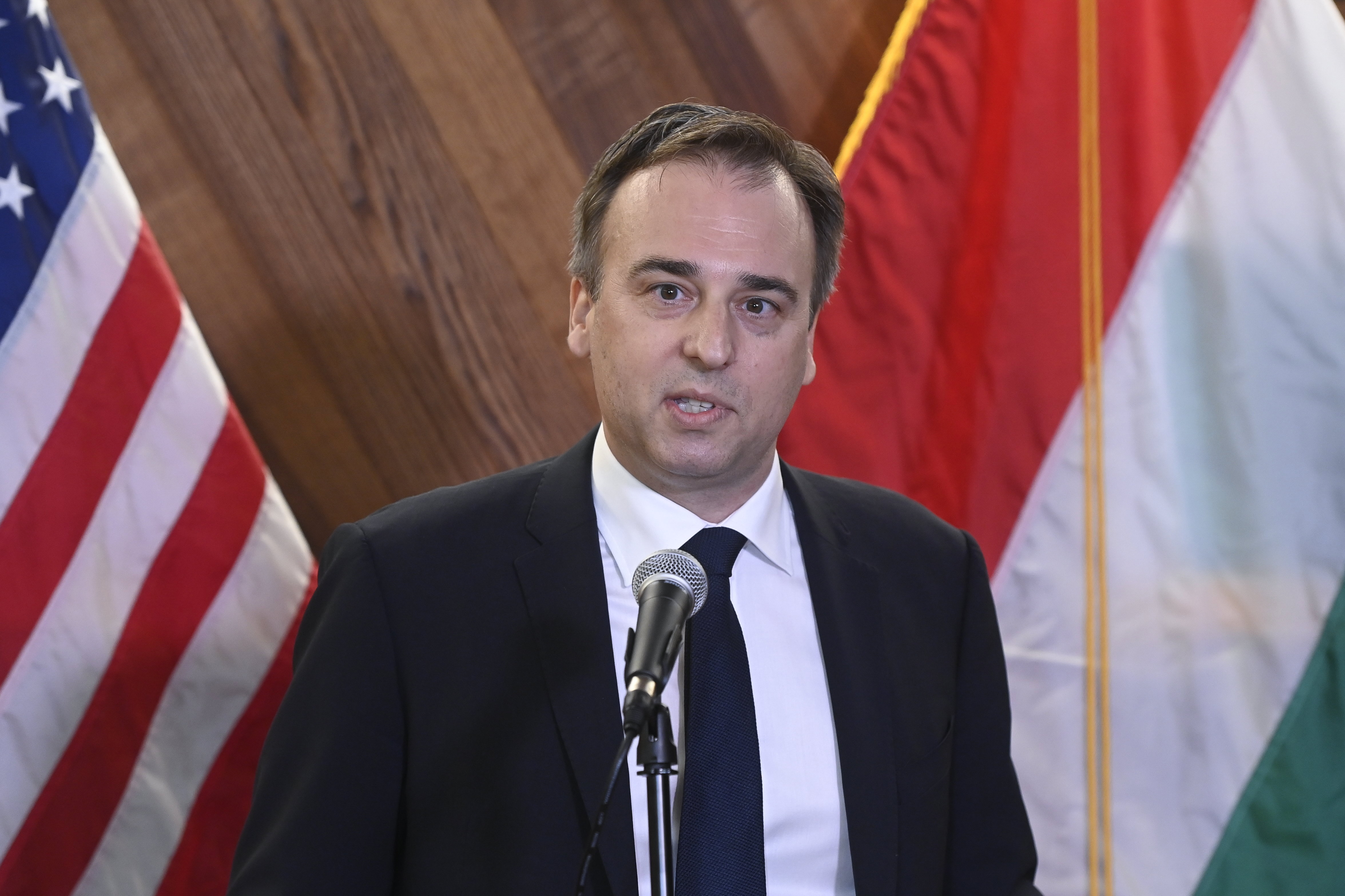 Befolyásos magyarokat tilthatnak ki az USA-ból?