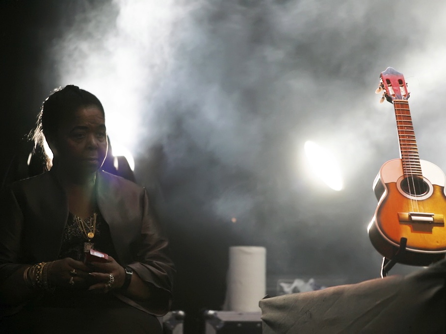 Cesaria Evora podczas koncertu w Gliwicach w 2009 roku