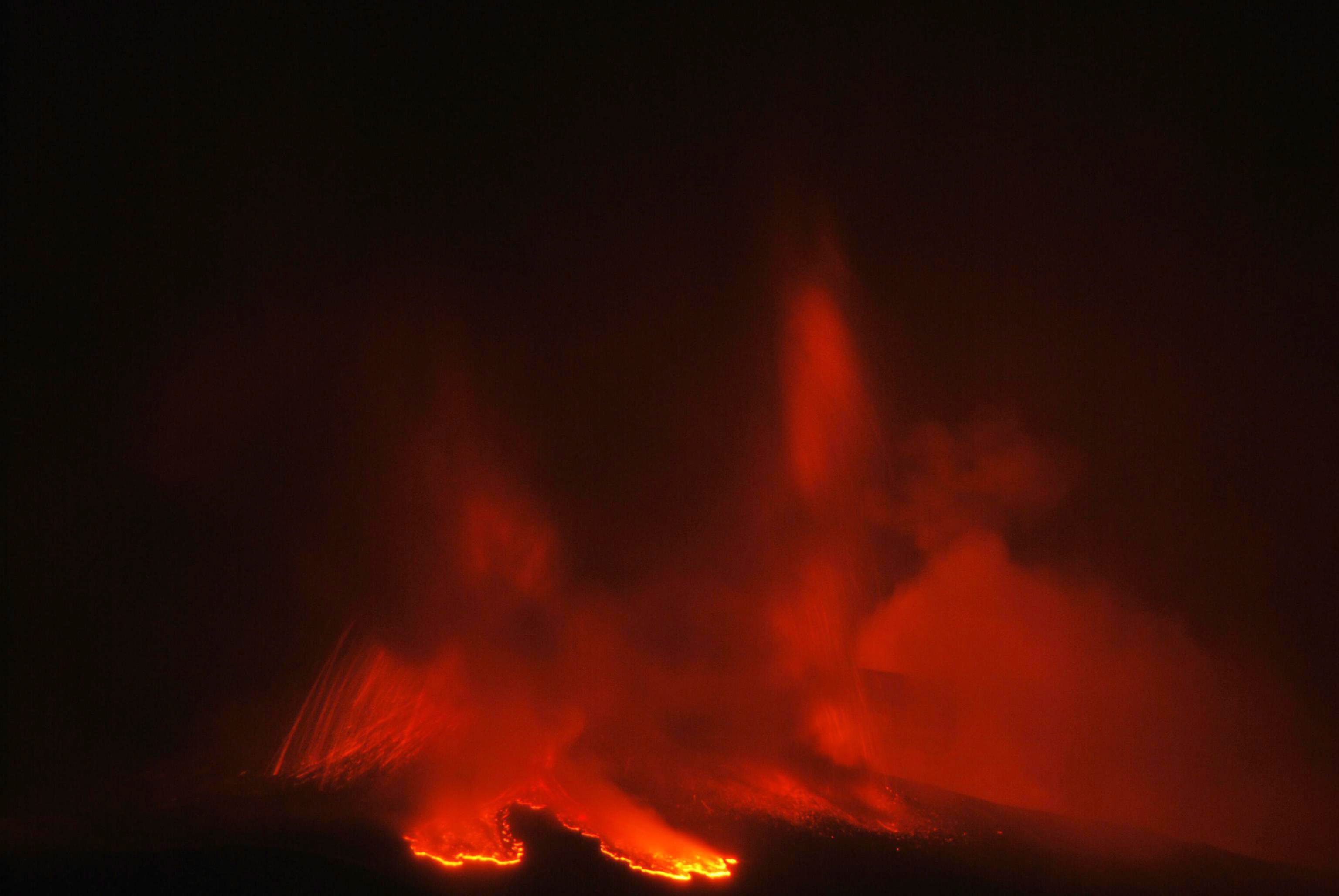 Przypomniała o sobie Etna. Ten czynny europejski wulkan cały czas zionie ogniem. Tym razem jednak obyło się bez zniszczeń