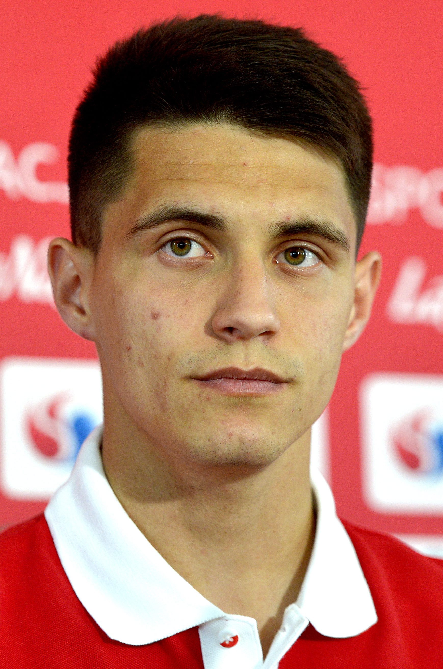 Bartosz Kapustka ur. 23 grudnia 1996 w Tarnowie klub: Cracovia mecze w reprezentacji/gole - 5/2; debiut - 07.09.2015 (8:1 z Gibraltarem w Warszawie)