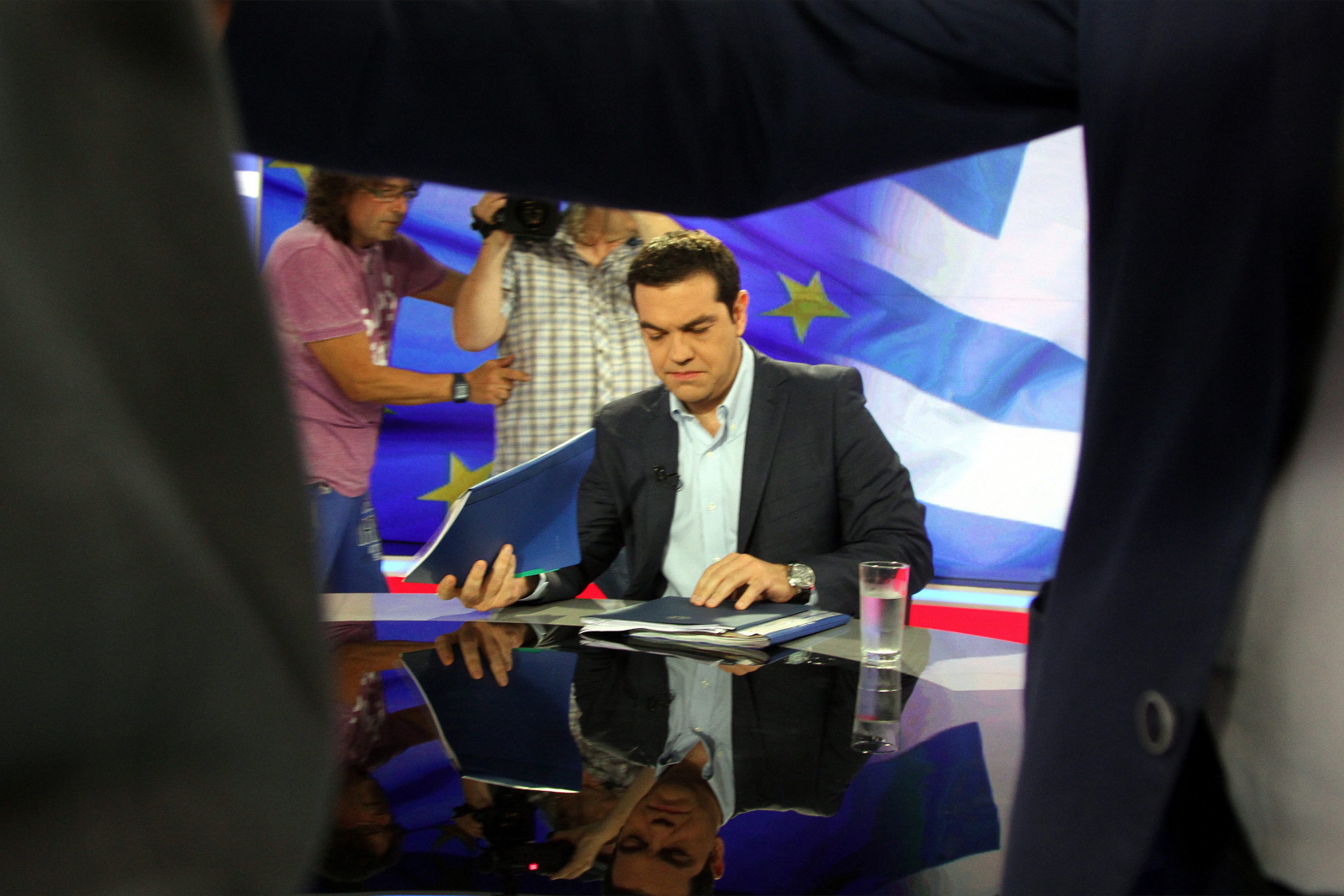 Biorąc pod uwagę wspomniany powyżej brak procedur i niebezpieczeństwo politycznego chaosu w Grecji, trzeba się liczyć z tym, że Grexit przebiegnie w sposób nieuporządkowany. Może on spowodować przez pewien czas dużą nerwowość na rynkach, być może nawet powrót recesji do niektórych państw (np. Włochy), choć nie wydaje się, by groziło to wyjściem następnego kraju ze strefy euro. Ta ma bowiem zabezpieczenie w postaci Europejskiego Mechanizmu Stabilizacyjnego, którego zdecydowana większość środków nie została użyta. Problemy w razie upadku greckich banków mogą mieć natomiast te kraje, w których mają one duży udział w rynku. Spośród krajów UE chodzi zwłaszcza o Bułgarię.