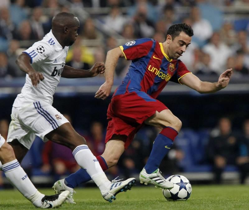 Real Barcelona 9 Xavi Hernandez w ataku