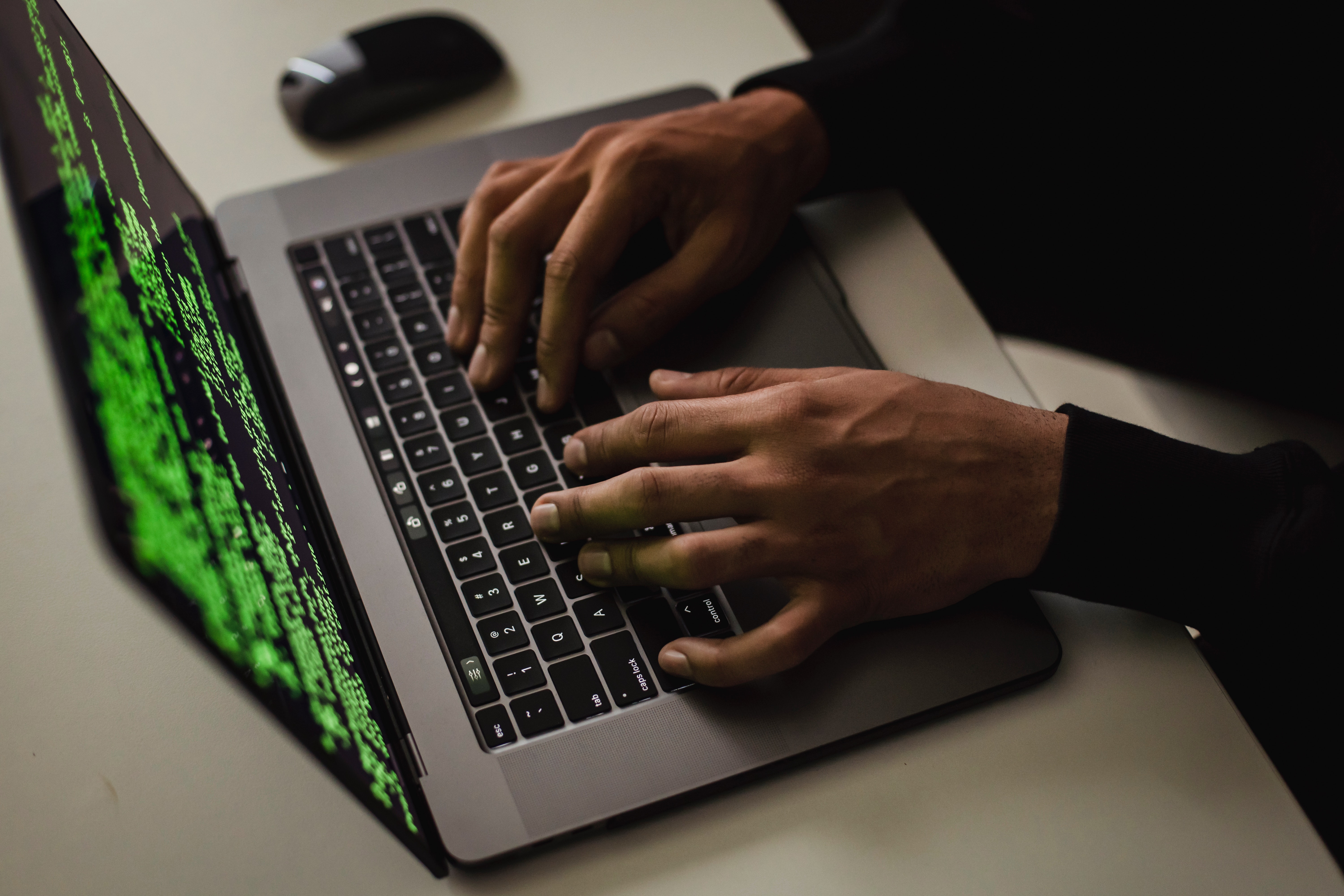 Orosz hackerek bejutottak az ukrán kormányzati rendszerbe, és törölték a teljes archívumot: ez volt a módszerük
