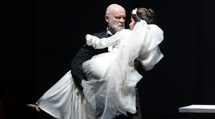 Döbbenetes részletek a Nemzeti Színházban történt balesetről: "Nem akarok meghalni" – jajgatott a vértócsában fekvő színésznő