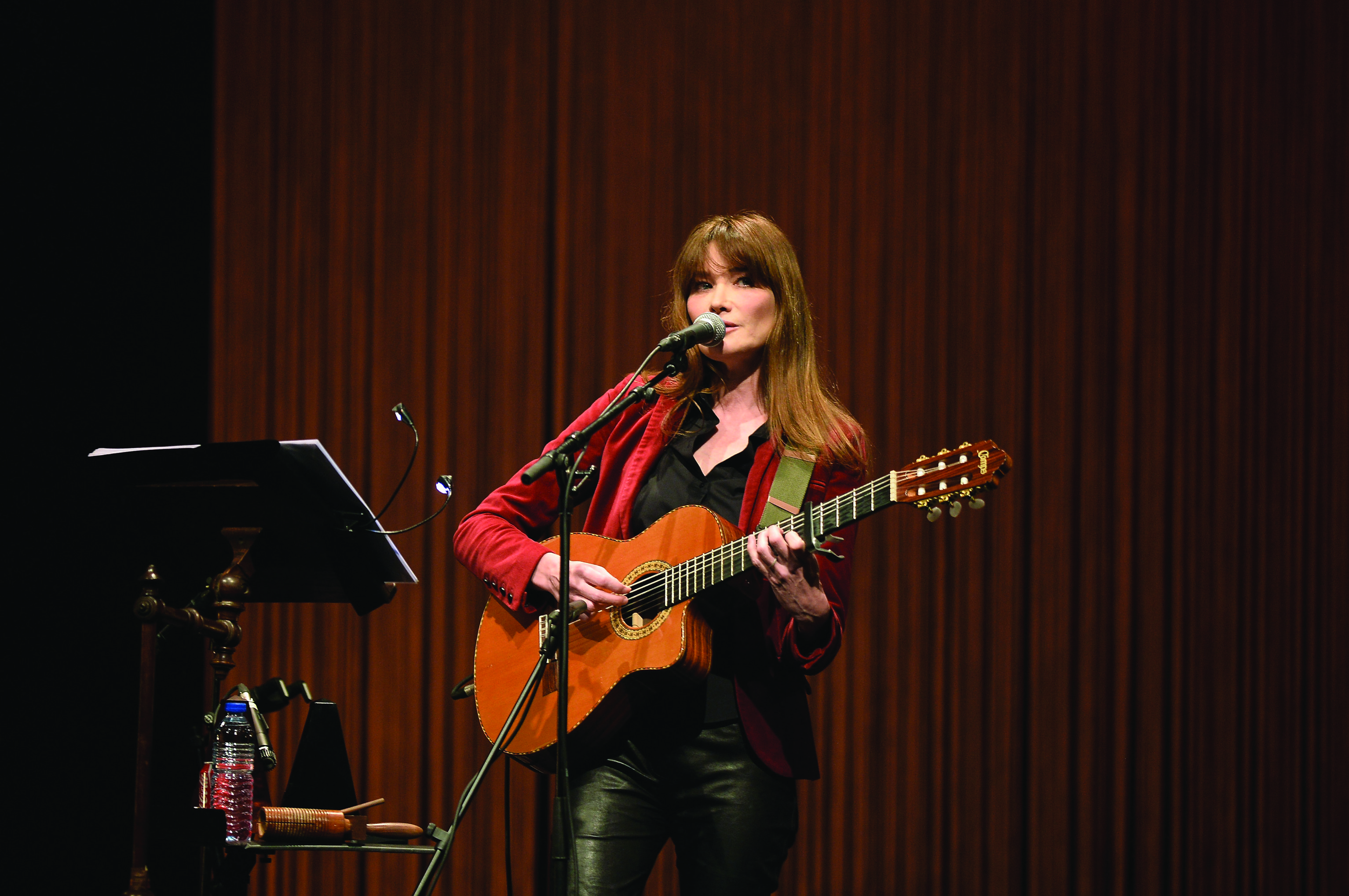 Carla Bruni intymnie w Olympii