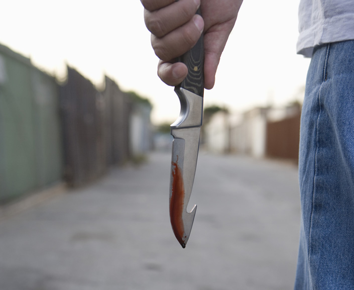 Késsel támadt egy pakisztáni migráns egy lányra Budapesten - Blikk