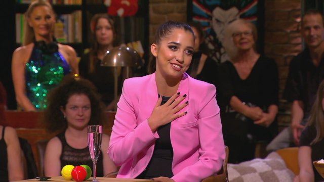 Schobert Lara első látásra beleszeretett 10 évvel idősebb, focista párjába: ilyen szerelmesen csókolják egymást – fotó