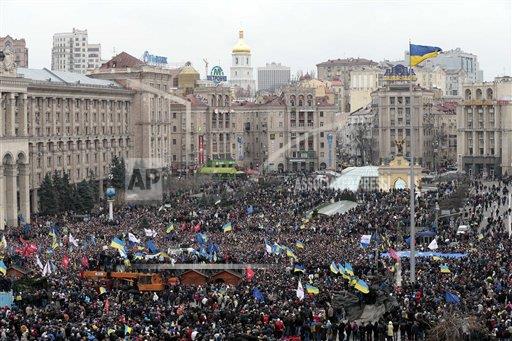 W Kijowie przez cały dzień trwały przepychanki demonstrantów z milicją