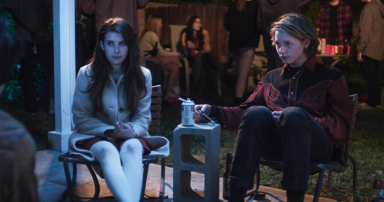 Emma Roberts i Jack Kilmer w filmie
