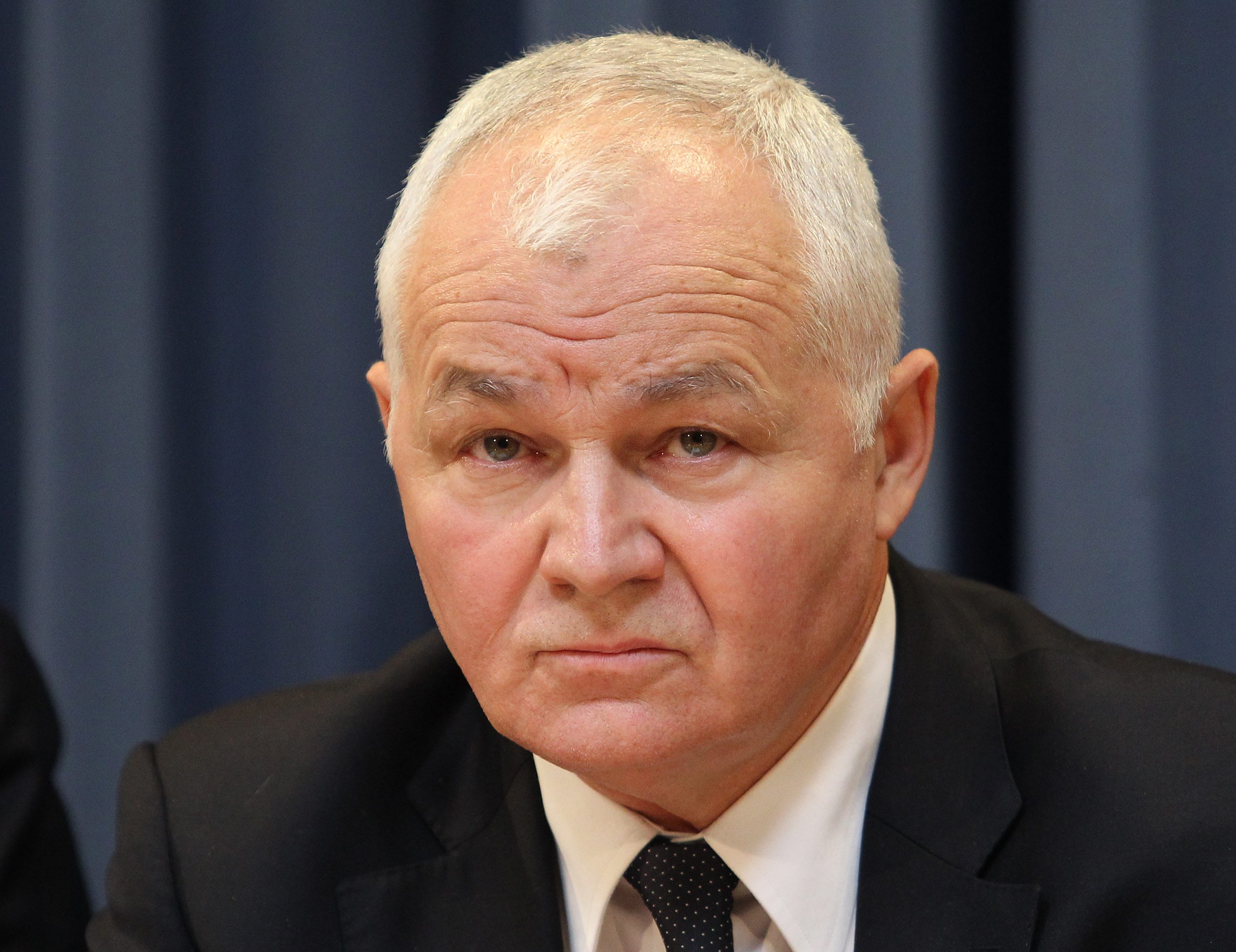 Do ścisłego kierownictwa rządu miałby zaś wejść doradca premiera Jan Krzysztof Bielecki, który miałby zostać wicepremierem i minister finansów. Stać ma się tak, o ile zgodzi się sam zainteresowany, który do tej pory wytrwale odmawiał udziału w rządzie. Chętnie widziałaby go za to typowana na przyszłą premier Ewa Kopacz.