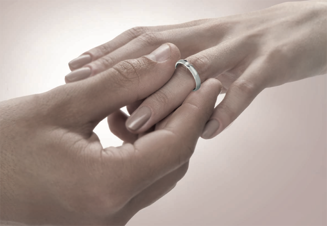 Gyönyörű karikagyűrűk, amelyek még szebbé teszik az esküvőd napját - Glamour