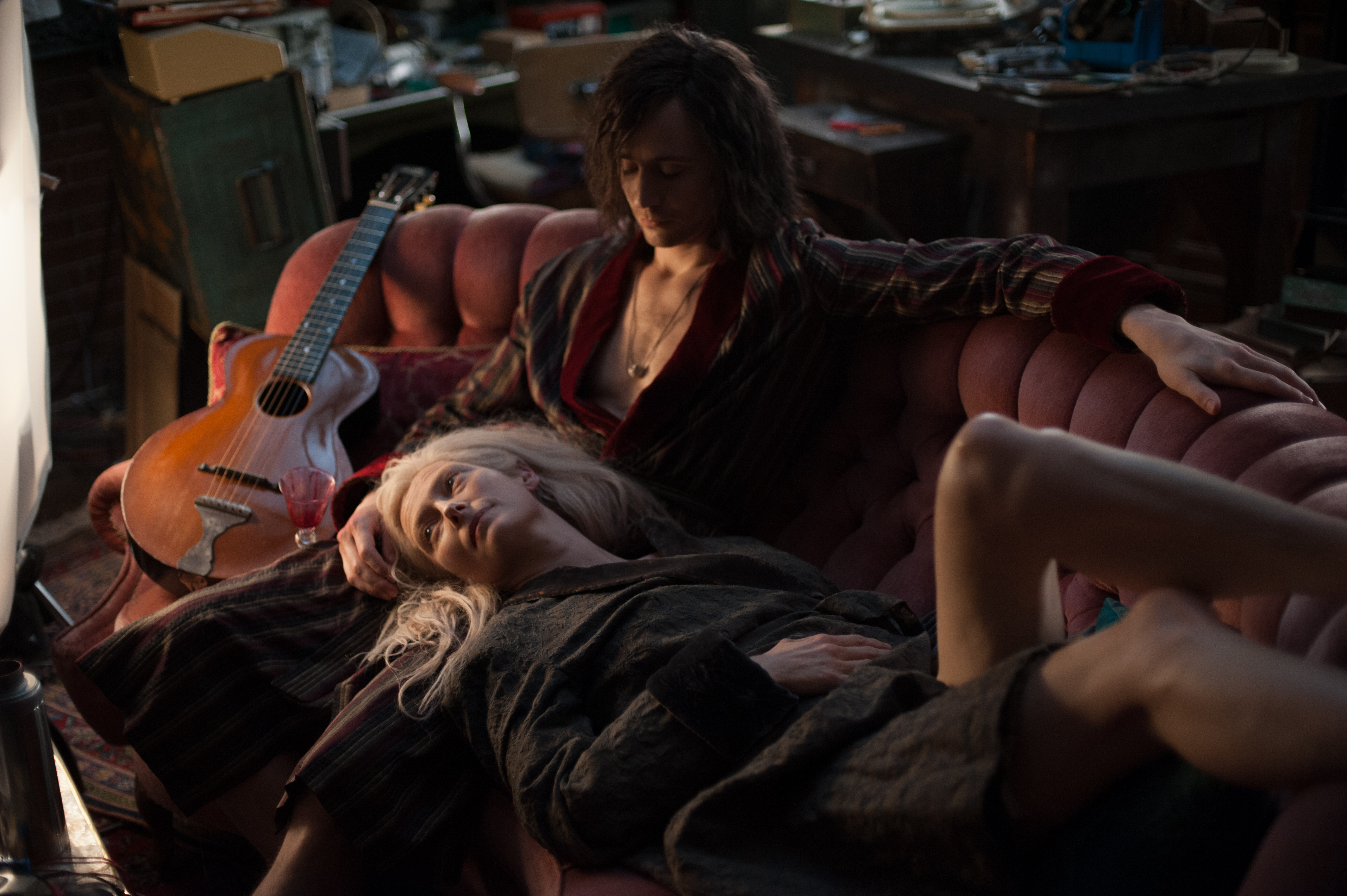 Tilda Swinton i Tom Hiddleston w filmie