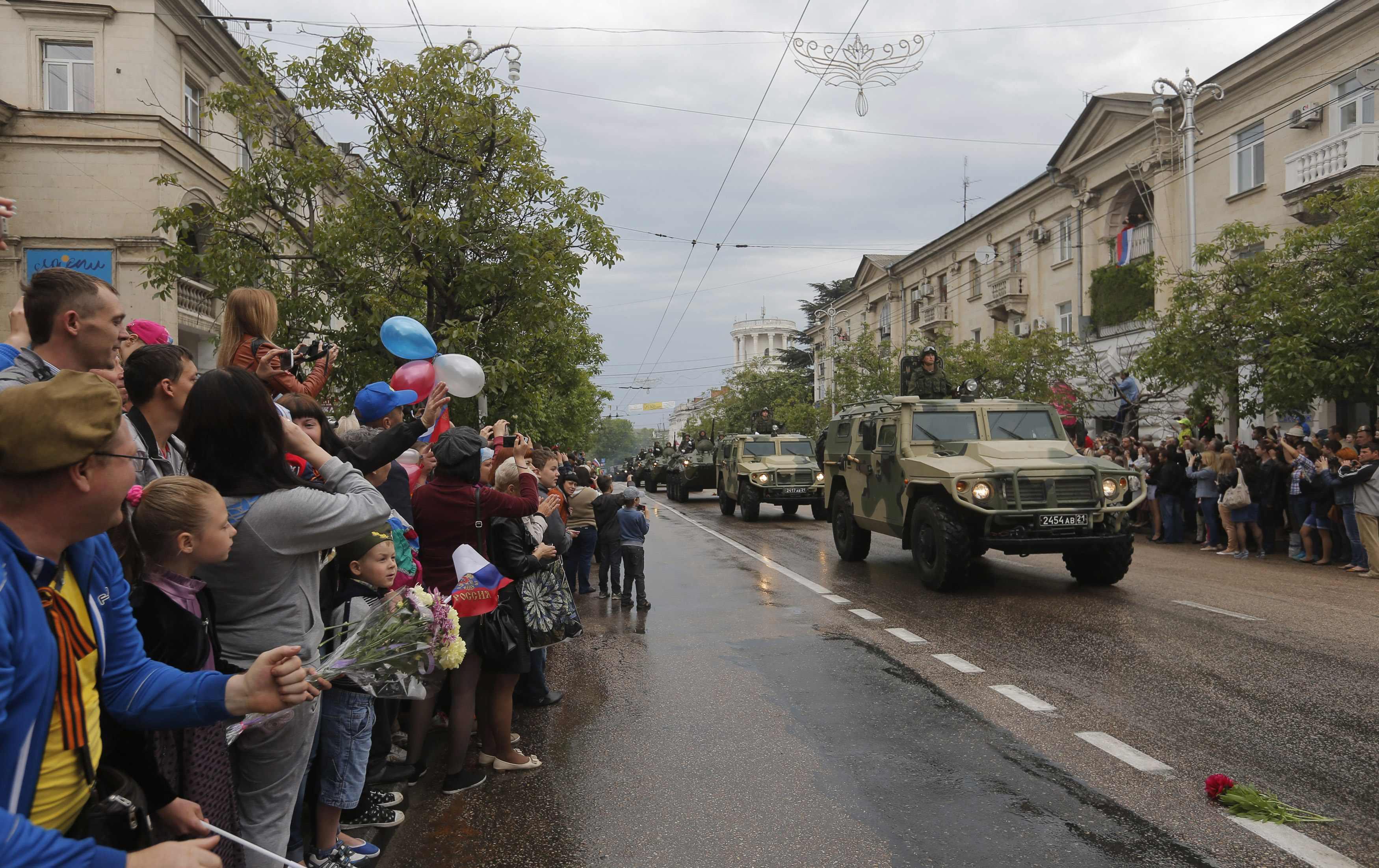 UKRAINE-CRISIS/RUSSIA-PARADE